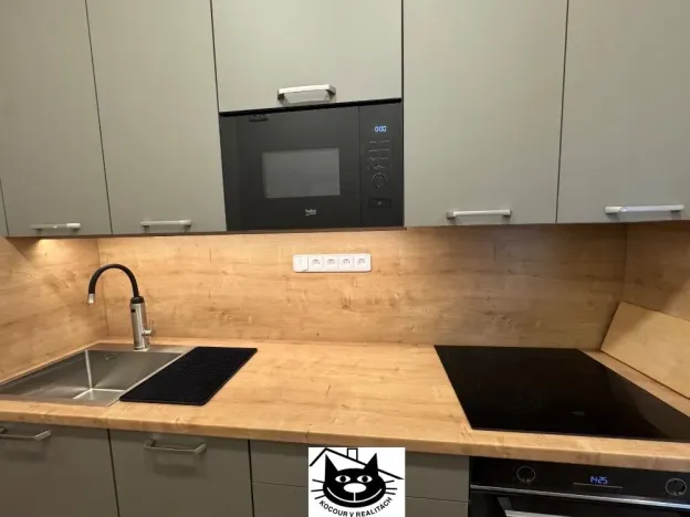 Pronájem bytu 2+kk, Praha - Podolí, Podolská, 62 m2