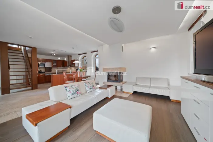 Prodej rodinného domu, Sluštice, 337 m2