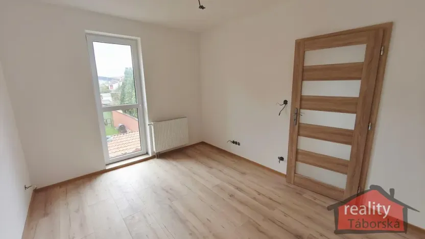 Prodej bytu 2+kk, Nupaky, Nupacká, 42 m2