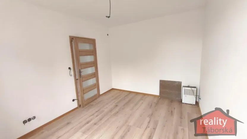 Prodej bytu 2+kk, Nupaky, Nupacká, 42 m2