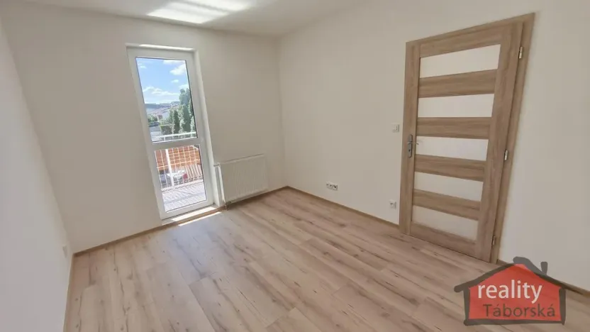 Prodej bytu 2+kk, Nupaky, Nupacká, 42 m2
