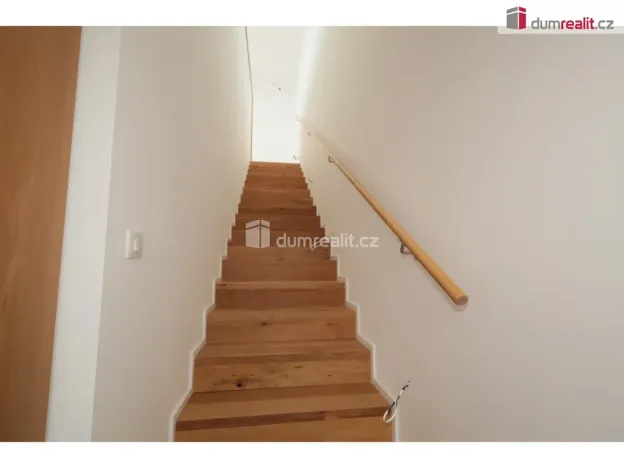 Prodej rodinného domu, Praha - Libuš, V Hrobech, 286 m2