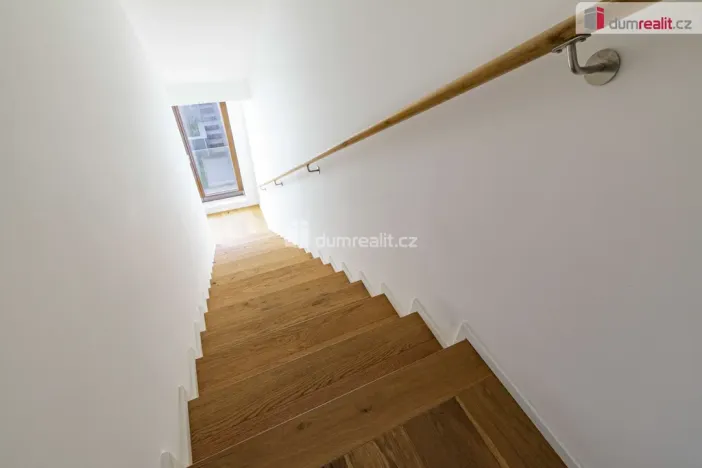 Prodej rodinného domu, Praha - Libuš, V Hrobech, 286 m2