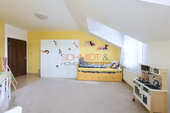 Prodej bytu 3+kk, Hustopeče, U Větrolamu, 90 m2