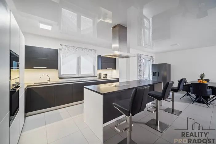 Prodej rodinného domu, Choltice, 200 m2