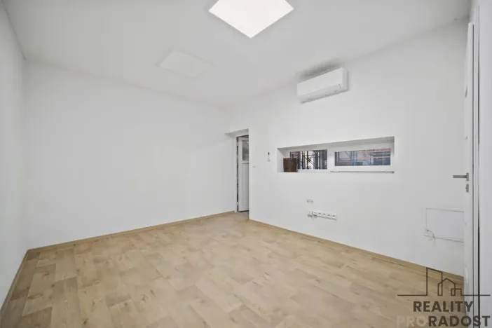 Pronájem skladu, Vysoké Mýto, 647 m2