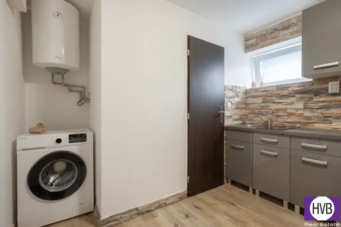 Prodej atypického bytu, Praha, Chvalská, 11 m2