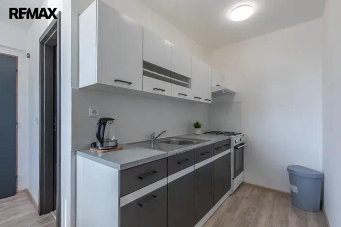 Pronájem bytu 1+1, Meziboří, Májová, 33 m2