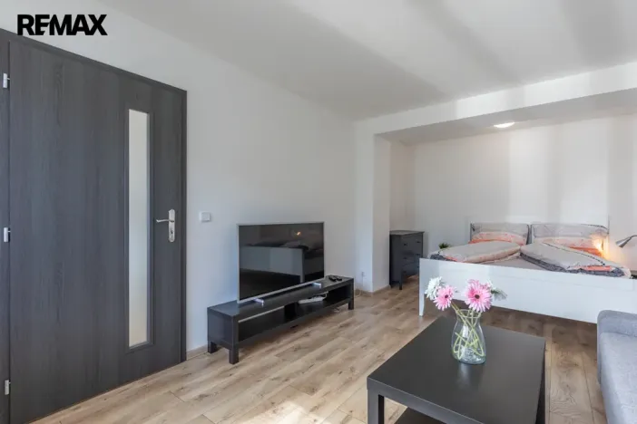 Pronájem bytu 1+1, Meziboří, Májová, 33 m2