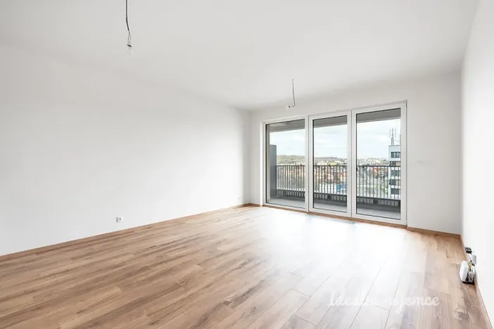 Pronájem bytu 1+kk, Praha - Hloubětín, Poděbradská, 37 m2