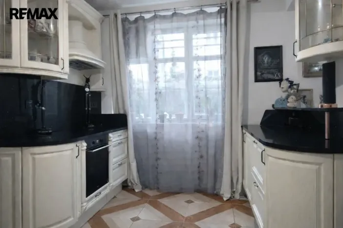 Prodej bytu 3+kk, Karlovy Vary, Křižíkova, 86 m2