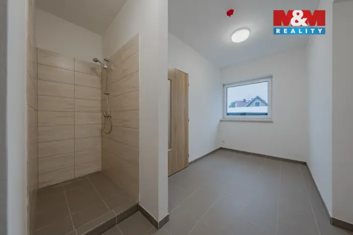 Pronájem skladu, Zubří, U Traktorky, 129 m2