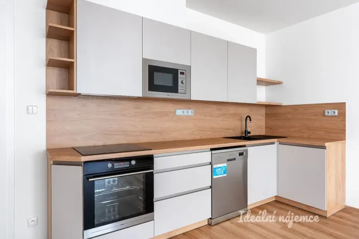 Pronájem bytu 2+kk, Praha - Prosek, Čakovická, 52 m2
