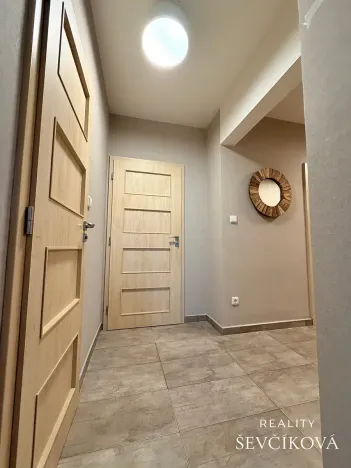 Pronájem bytu 3+kk, Hradec Králové, Gočárova třída, 76 m2