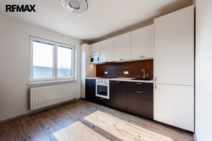 Prodej rodinného domu, Šumná, 200 m2