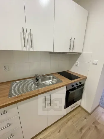 Pronájem bytu 1+1, Praha - Libeň, Kovářská, 30 m2