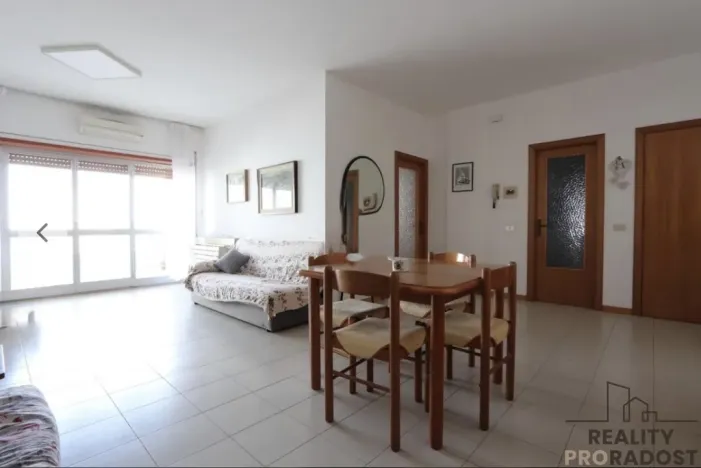 Prodej bytu 3+1, Villa Rosa,Itálie, 84 m2