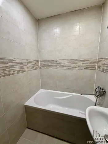 Pronájem bytu 2+1, Karviná, V Aleji, 54 m2