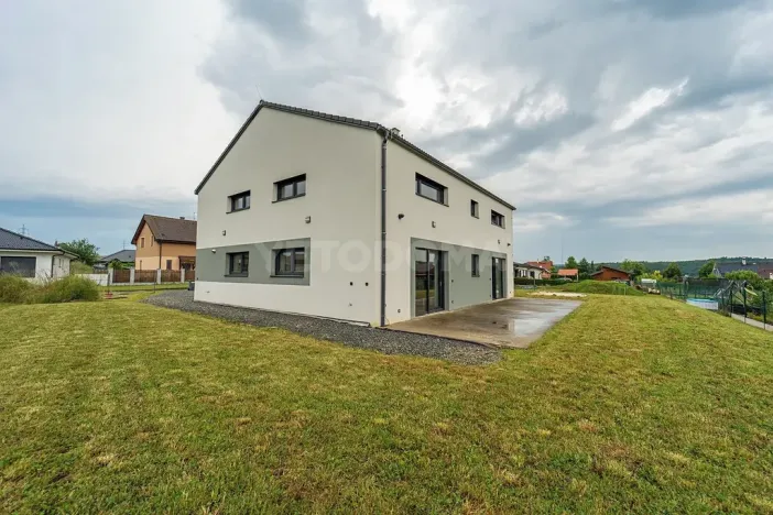 Prodej rodinného domu, Kornatice, 270 m2