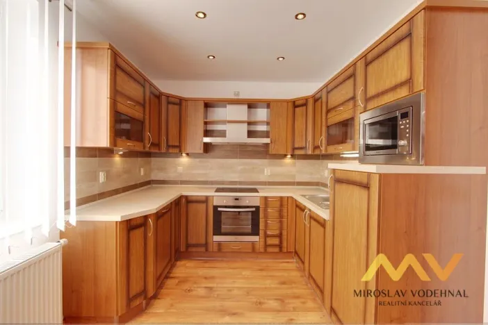 Pronájem bytu 4+kk, Lochenice, 115 m2