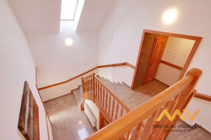 Pronájem bytu 4+kk, Lochenice, 115 m2