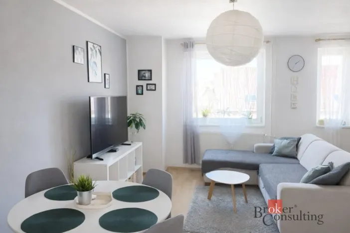 Pronájem bytu 2+kk, Hradec Králové - Kukleny, Pražská třída, 47 m2