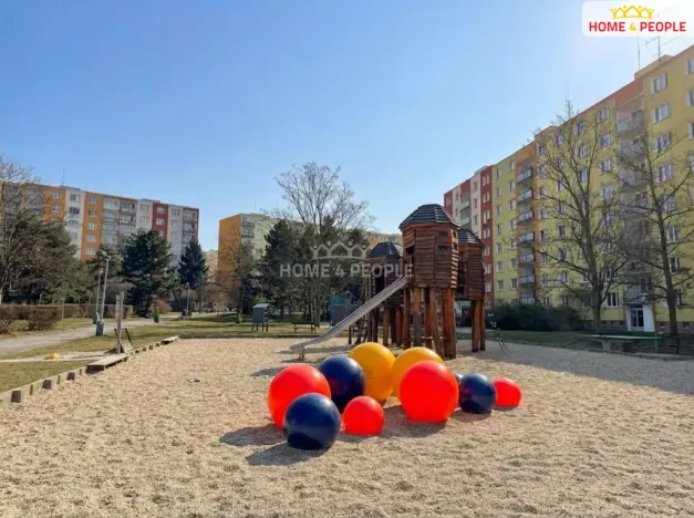 Pronájem bytu 3+1, Praha - Kamýk, Zárubova, 83 m2