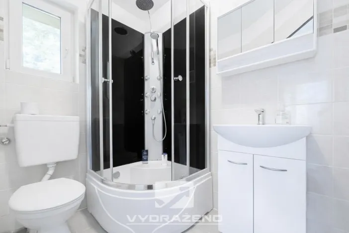 Prodej ubytování, Dolní Dvůr, 280 m2