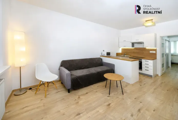 Pronájem bytu 2+kk, Zlín, Javorová, 34 m2