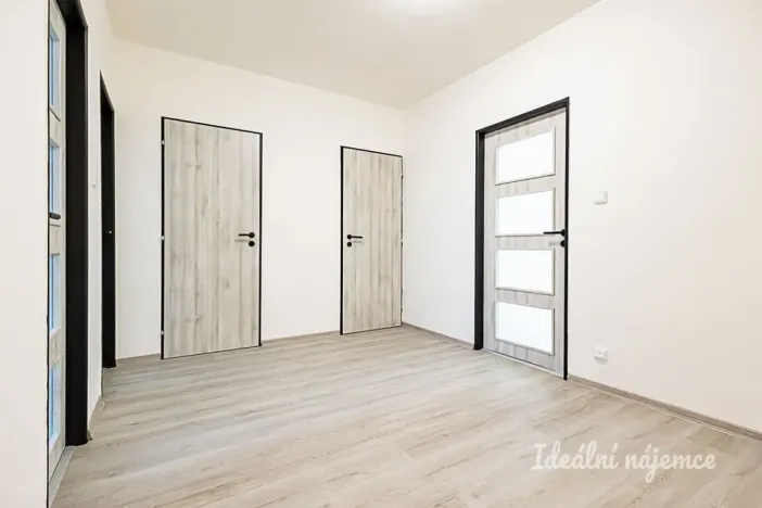 Pronájem bytu 3+1, Praha - Horní Měcholupy, Ravennská, 74 m2