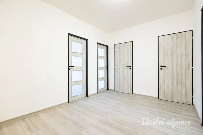 Pronájem bytu 3+1, Praha - Horní Měcholupy, Ravennská, 74 m2