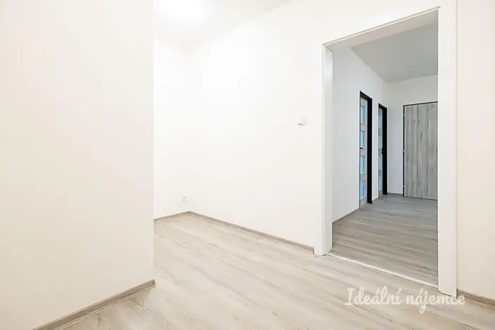 Pronájem bytu 3+1, Praha - Horní Měcholupy, Ravennská, 74 m2