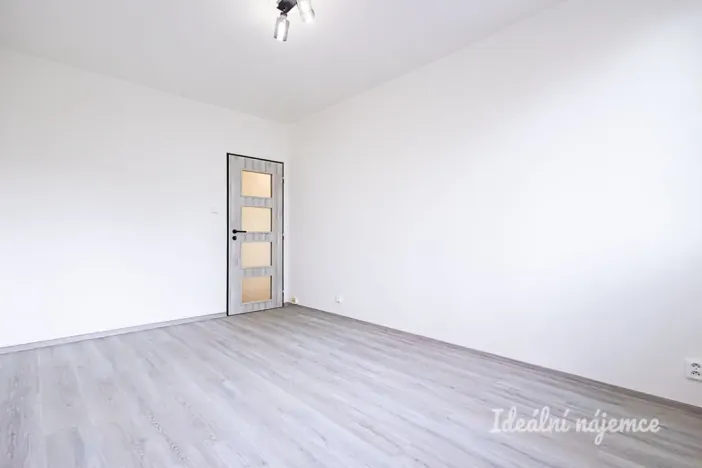 Pronájem bytu 3+1, Praha - Horní Měcholupy, Ravennská, 74 m2