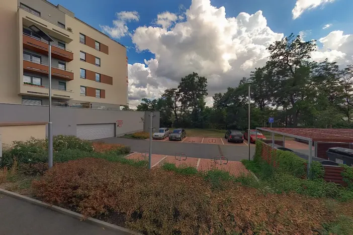 Pronájem garážového stání, Praha - Michle, Krnkova, 13 m2