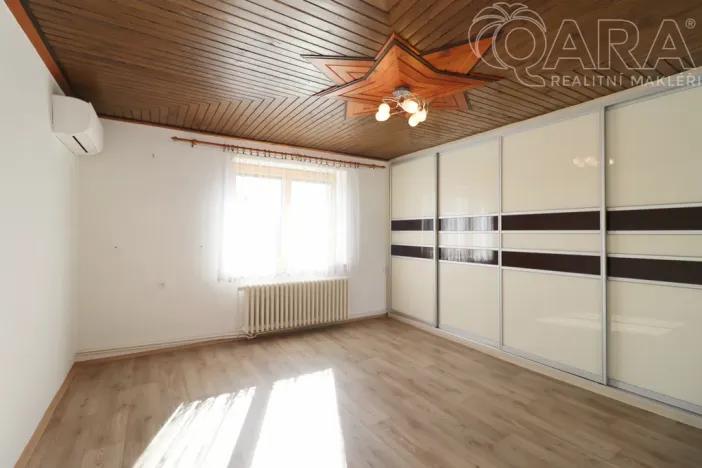 Prodej rodinného domu, Statenice - Černý Vůl, Kralupská, 210 m2