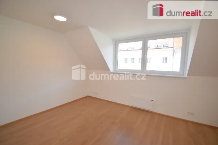 Pronájem bytu 1+kk, Praha - Nusle, Marie Cibulkové, 30 m2