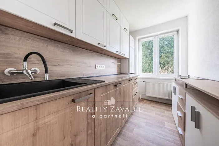 Prodej bytu 3+1, Nespeky, Benešovská, 62 m2