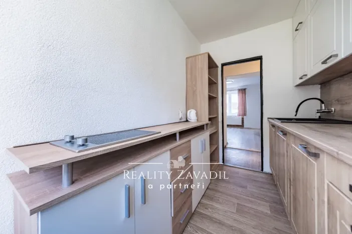 Prodej bytu 3+1, Nespeky, Benešovská, 62 m2