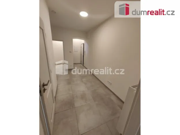 Pronájem obchodního prostoru, Praha - Smíchov, Plzeňská, 37 m2