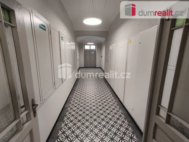 Pronájem obchodního prostoru, Praha - Smíchov, Plzeňská, 37 m2