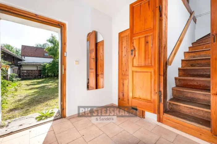 Prodej rodinného domu, Brloh, 430 m2