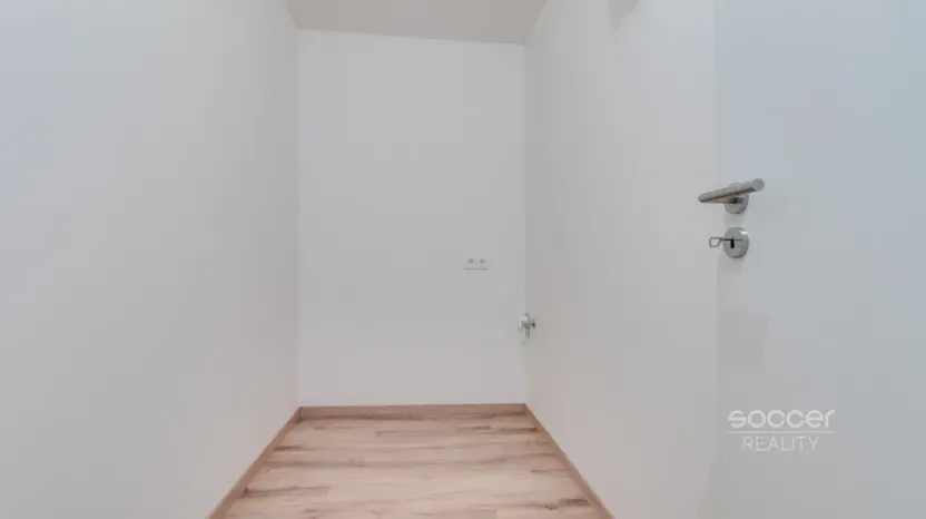 Pronájem bytu 2+kk, Praha - Hloubětín, Domalípova, 127 m2