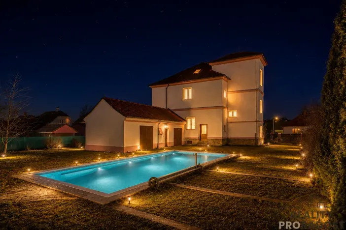 Prodej vily, Šumná, 405 m2
