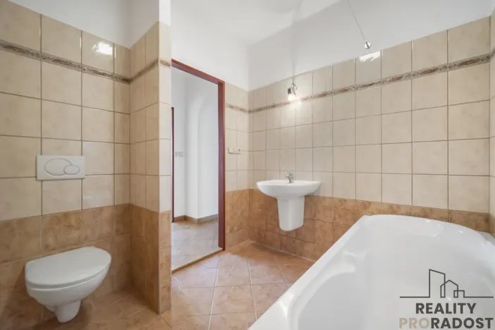 Pronájem bytu 2+1, Pardubice, U Kostelíčka, 89 m2