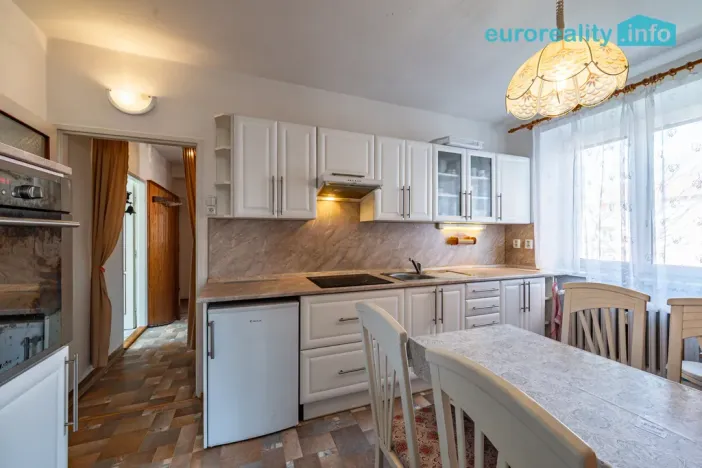 Prodej bytu 3+1, Ostrov, Horská, 72 m2