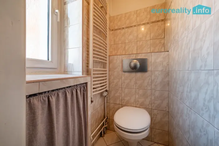 Prodej bytu 3+1, Ostrov, Horská, 72 m2