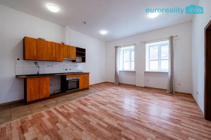 Pronájem bytu 3+kk, Luby, Revoluční, 58 m2