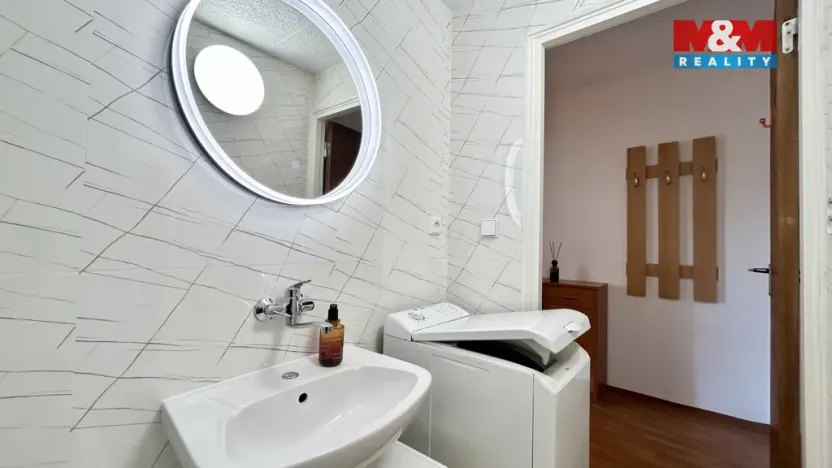 Pronájem bytu 2+kk, Praha - Bohnice, Poznaňská, 42 m2