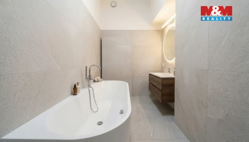 Prodej bytu 2+1, Praha - Vršovice, Madridská, 62 m2