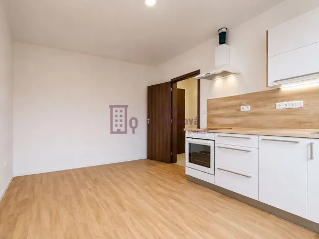 Pronájem bytu 1+kk, Jindřichův Hradec - Jindřichův Hradec I, nám. Míru, 23 m2